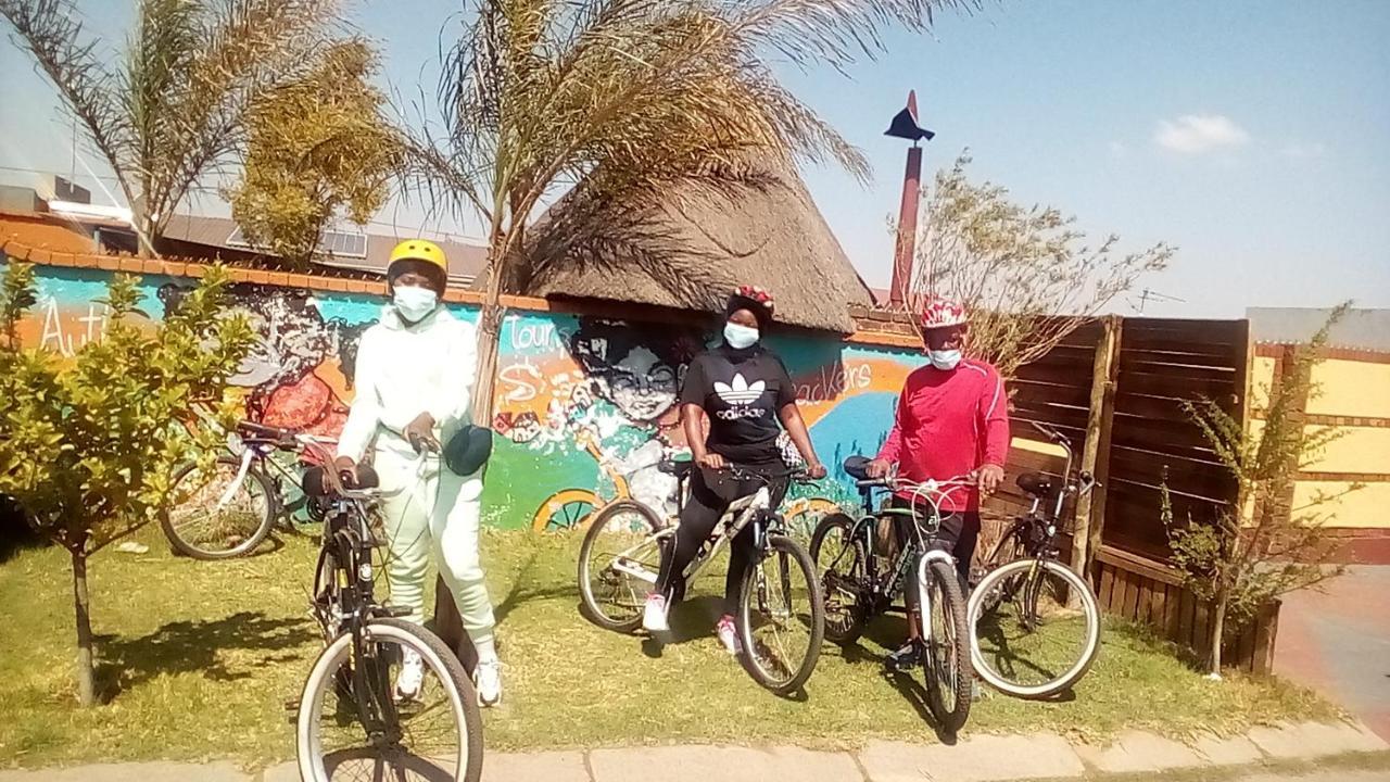 ソウェト Authentic Bicycle Tours And Backpackersホステル エクステリア 写真