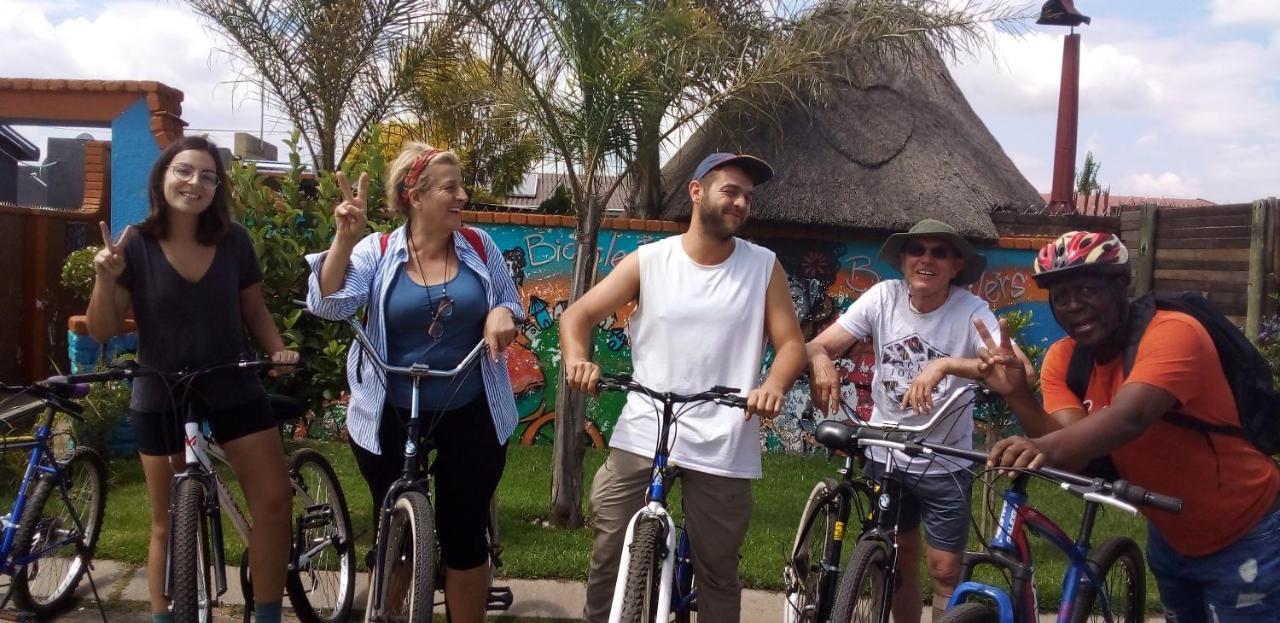 ソウェト Authentic Bicycle Tours And Backpackersホステル エクステリア 写真