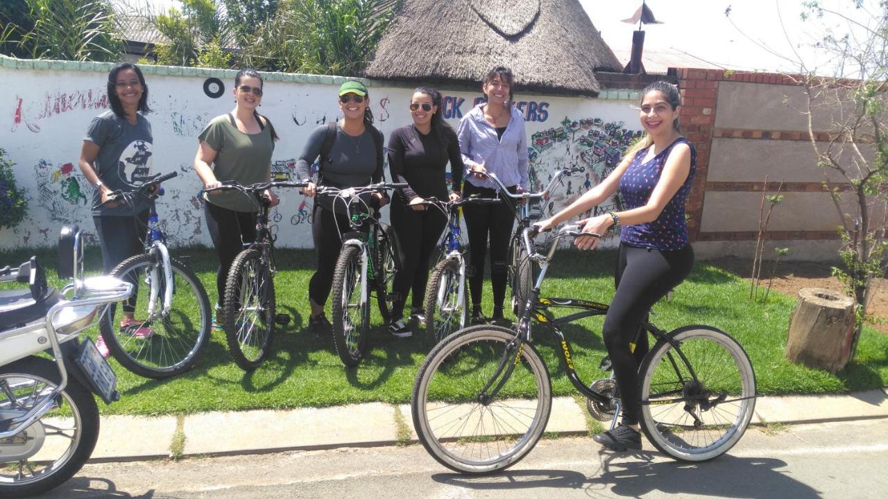 ソウェト Authentic Bicycle Tours And Backpackersホステル エクステリア 写真